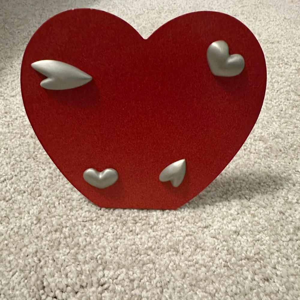 Hallmark Magnetic Heart Frame